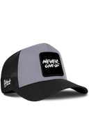 Gorra Negro-Gris Trucker con Parche Never Give Up