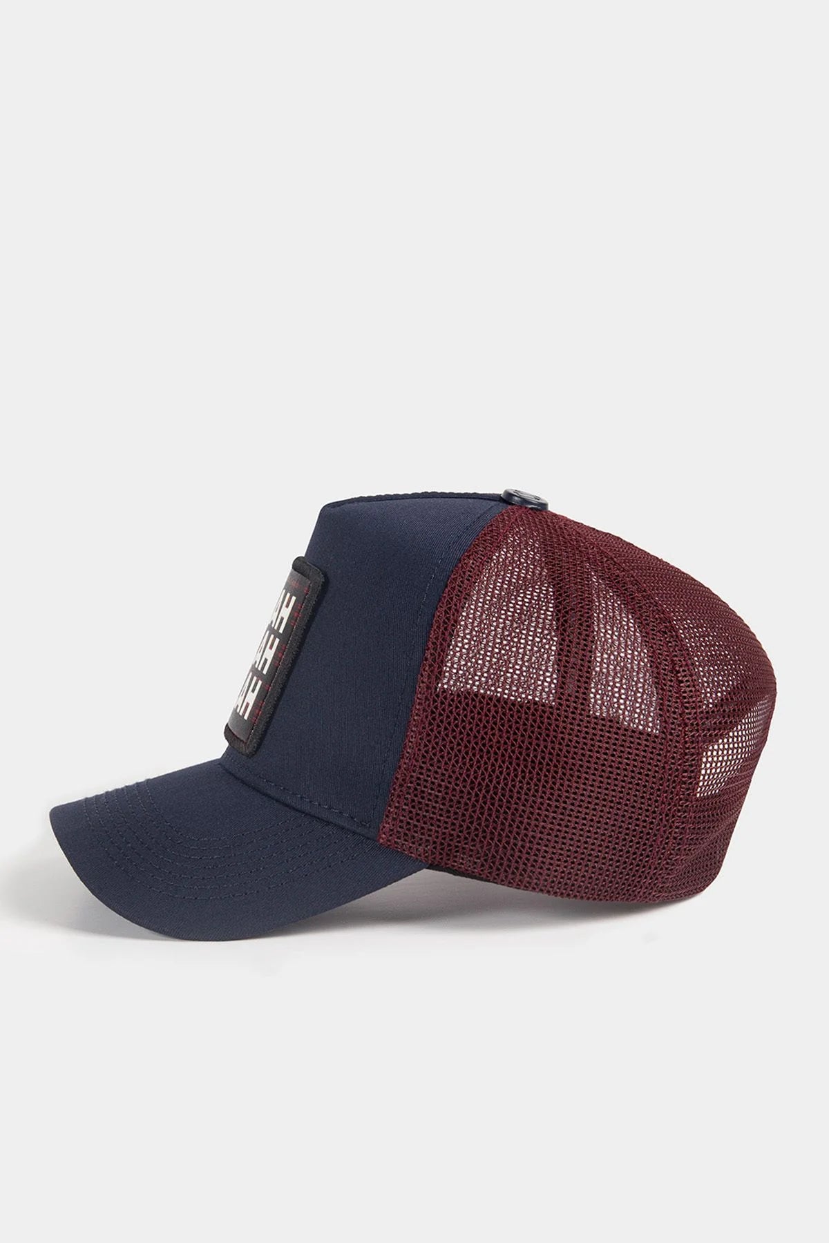 Gorra Marino-Burdeos Trucker Clásico - Detalle de malla | BlackBörk España