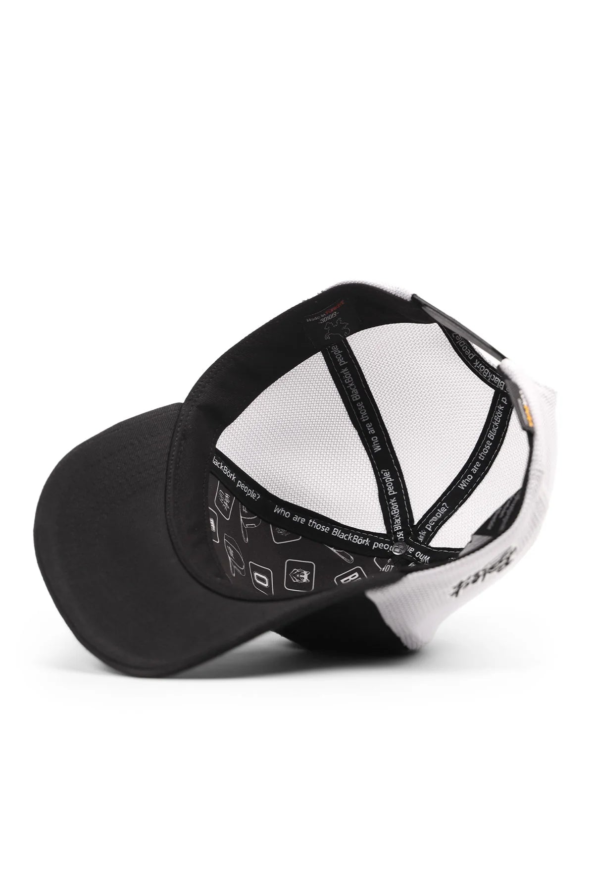 Gorra Negro-Blanco Cordura Trucker - Vista trasera con logo | BlackBörk España